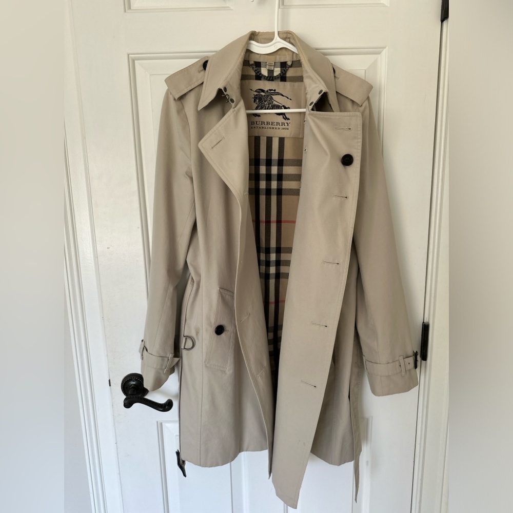 Classic thigh length stone colored Burberry Trench size 10 US